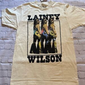 Lainey Wilson Graphic T-Shirt - Cream Medium